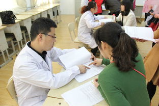 三门峡市第一高级中学举办教师健康与教育咨询活动